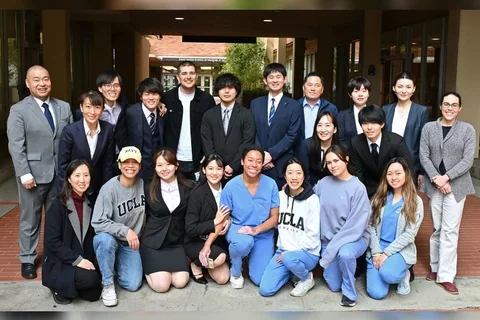 Group of students and faculty members