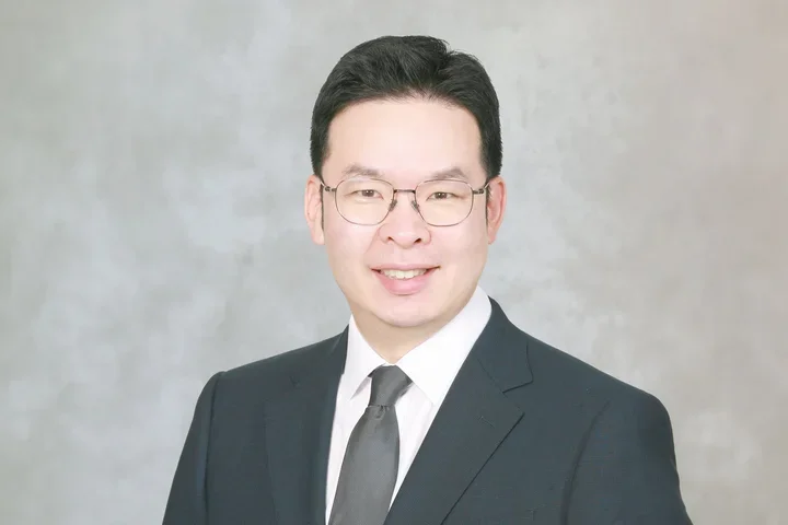 Dr. Edward Kwon