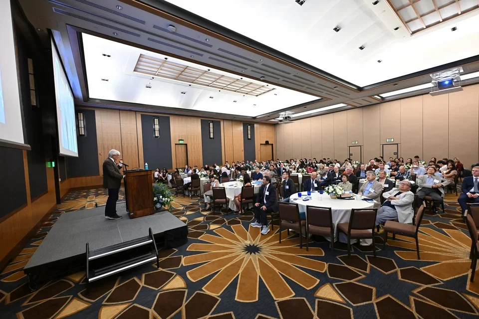 Dr. Pierpaolo Cortellini addressing an audience