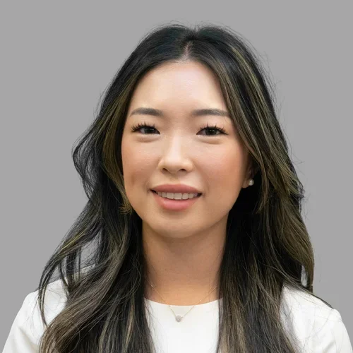 Dr. Joanne Jeong is an AEGD resident.