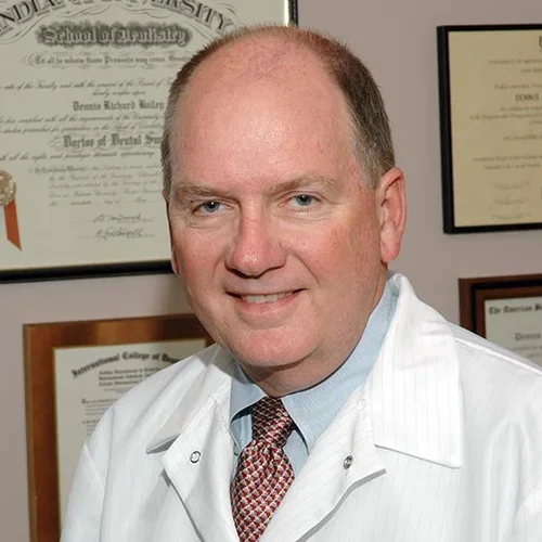 Headshot of Dannis Bailey