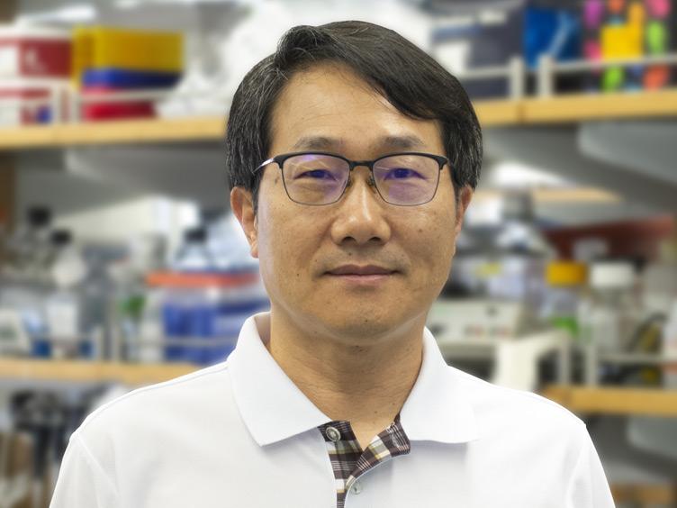 Photo of Dr. Yong Kim