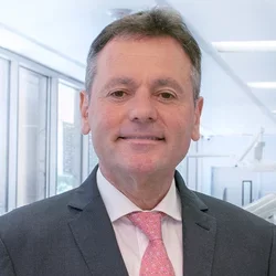 Headshot of Dr. Paulo Camargo