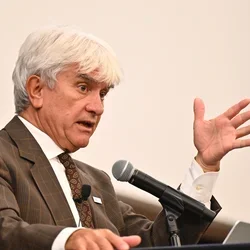 Dr. Pierpaolo Cortellini speaking and gesticulatinig