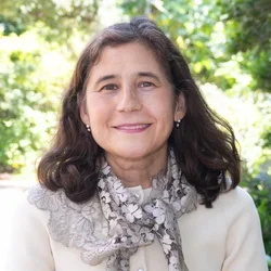 Dr Yvonne Hernandez-Kapila smiling