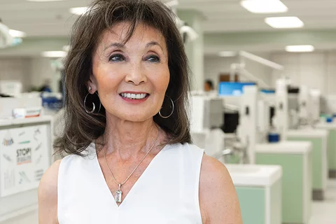 Dr. Oariona Lowe