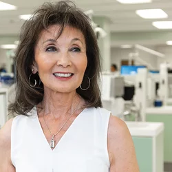 Dr. Oariona Lowe